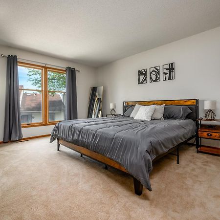 Family Friendly And Quite 2 Bedroom Condo Close To Fun Fort Wayne Kültér fotó