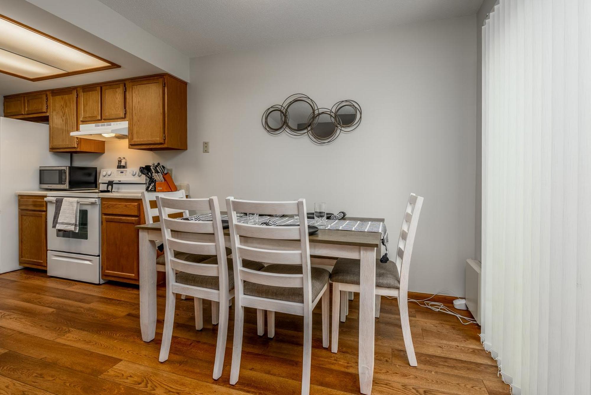 Family Friendly And Quite 2 Bedroom Condo Close To Fun Fort Wayne Kültér fotó