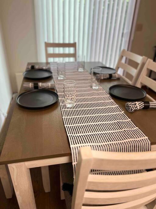 Family Friendly And Quite 2 Bedroom Condo Close To Fun Fort Wayne Kültér fotó