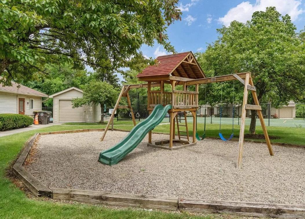 Family Friendly And Quite 2 Bedroom Condo Close To Fun Fort Wayne Kültér fotó