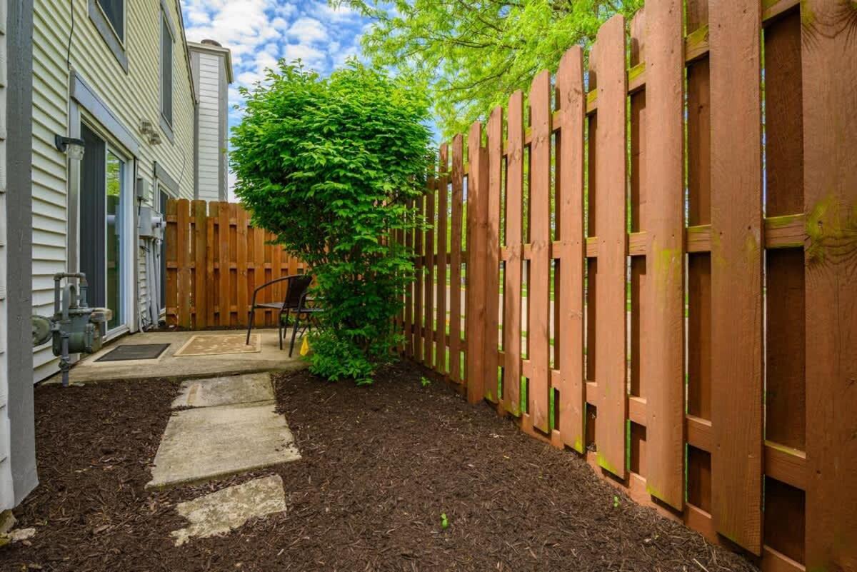 Family Friendly And Quite 2 Bedroom Condo Close To Fun Fort Wayne Kültér fotó