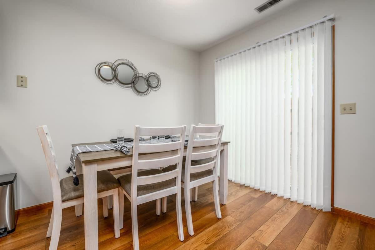 Family Friendly And Quite 2 Bedroom Condo Close To Fun Fort Wayne Kültér fotó