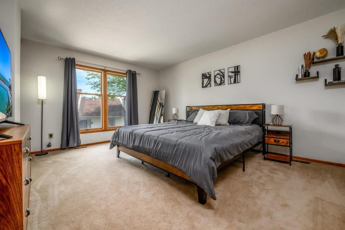 Family Friendly And Quite 2 Bedroom Condo Close To Fun Fort Wayne Kültér fotó